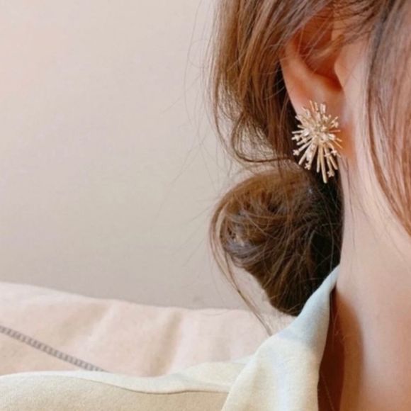 New 18K Diamond Firework Stud Earrings - Picture 3 of 5